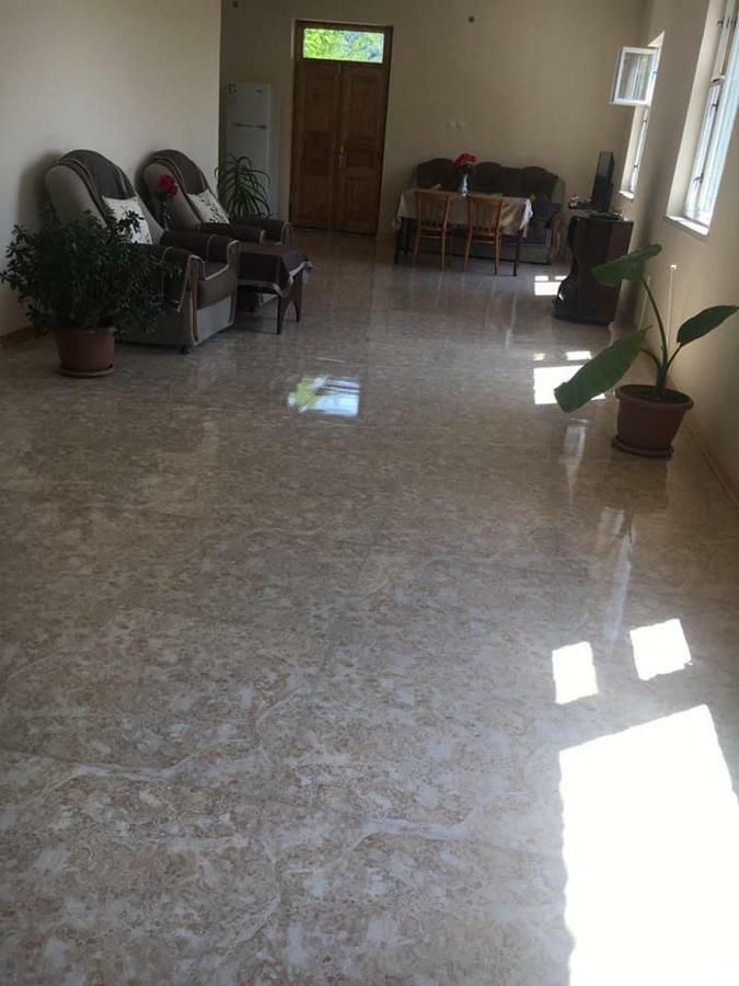 Nnn Guest House Goris Exterior photo