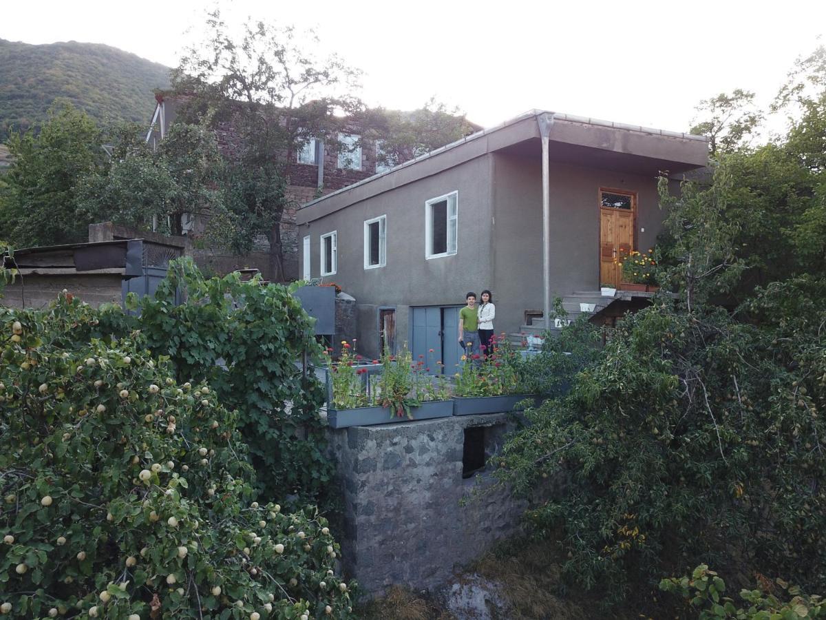 Nnn Guest House Goris Exterior photo